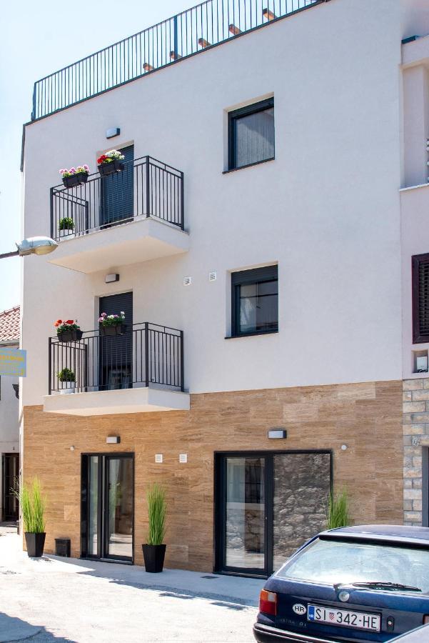 Luxury Azalea Apartment