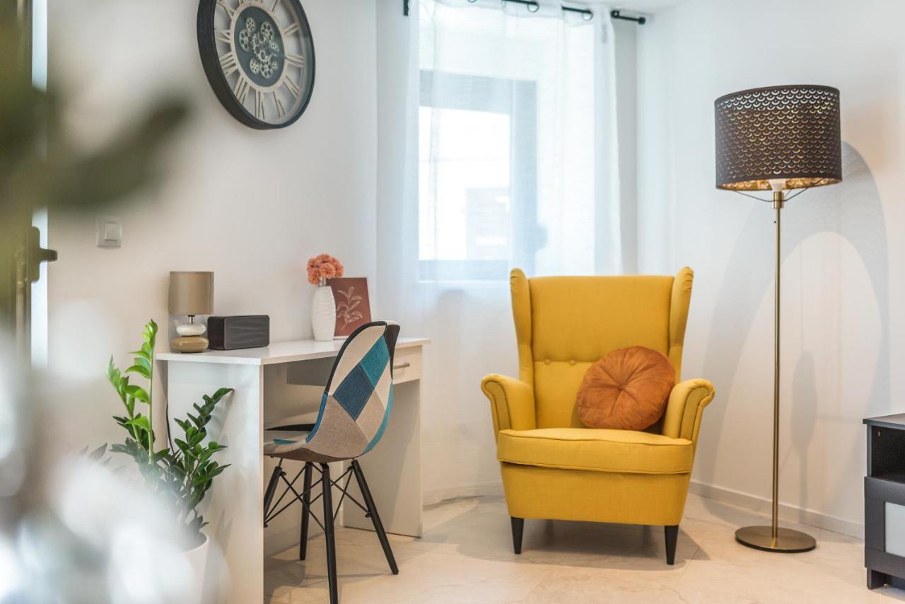 Luxury Azalea Apartment