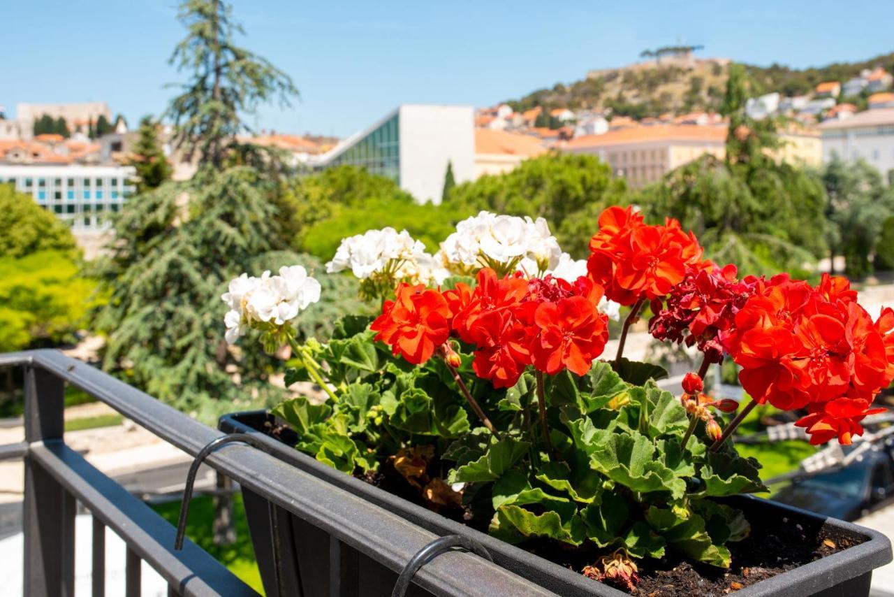 Luxury Azalea * Sibenik
